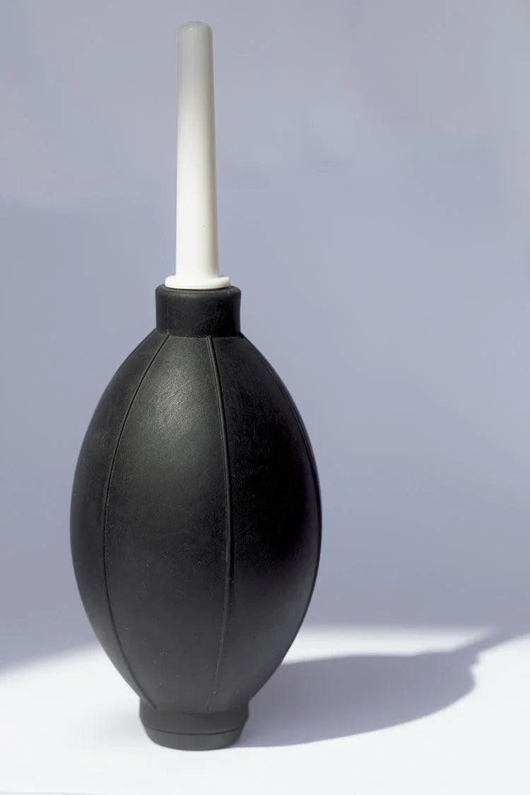 Eyelash Blower in Black